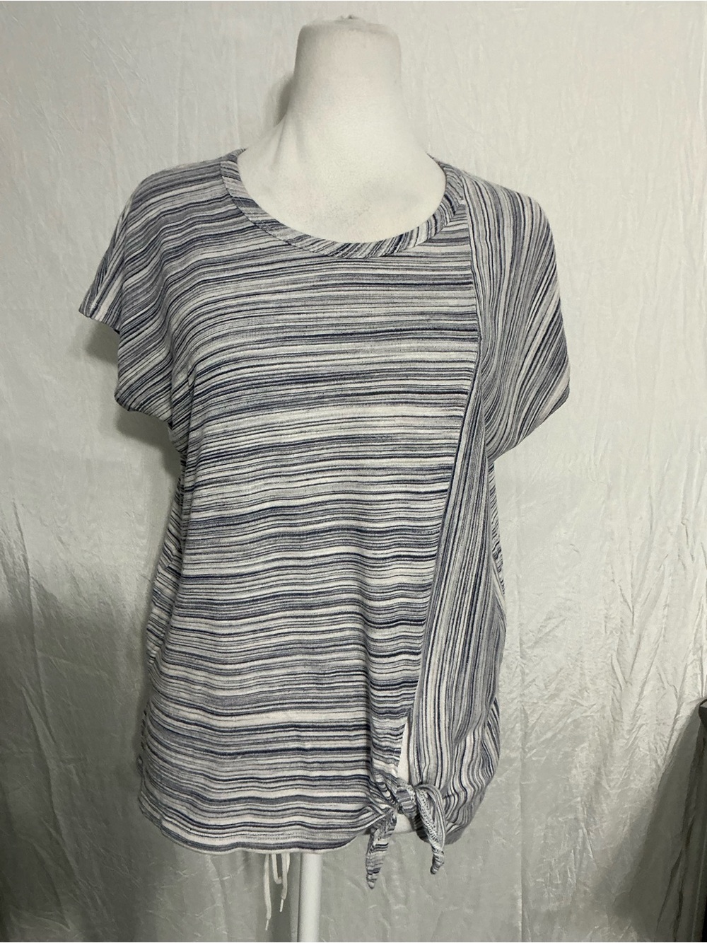 Jones New York Blue and White Striped Short Sleeve Tie-Front Top